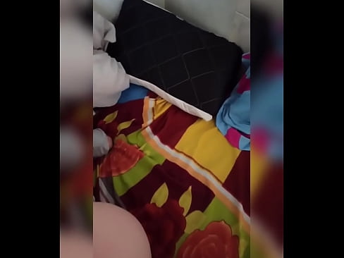 ❤️ Meng Matbierger bleift eleng doheem well hire Mann an d'Vakanz geet an ech profitéiere vun der Geleenheet fir hatt ze knacken an den Aarsch mat Mëllech ze fëllen Häre Porno bei eis