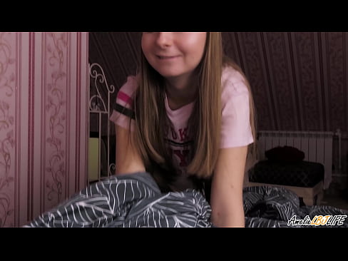❤️ Blondie suckelt hir BFF's déif a kritt Cum an hirem Mond Häre Porno bei eis